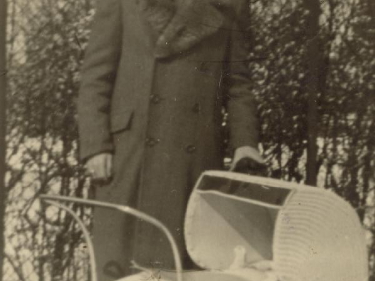 Edward Lubusch  z synem Włodzimierzem - 1943 r. Fot. archiwum rodzinne
