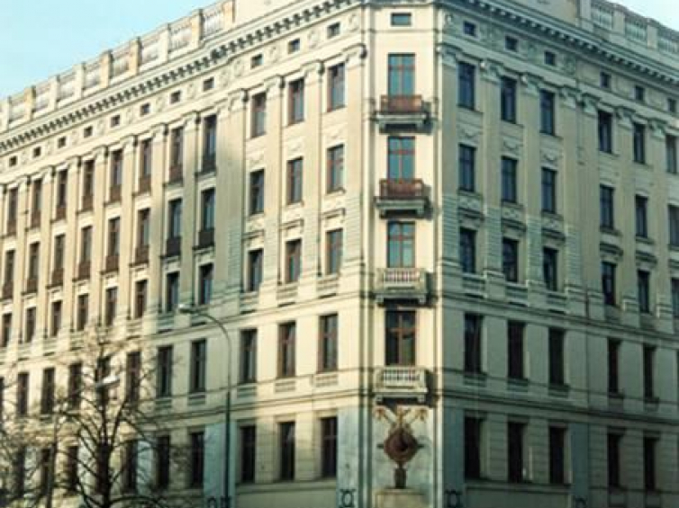 Kamienica Krasińskich w Warszawie (1907-1910) wybudowana w stylu klasycyzmu modernistycznego była wzorem dla projektantów MDM. Fot. M. Strelbicka
