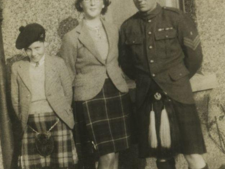 Urlop. Antoni Przybył w szkockim stroju, Glasgow (Szkocja) 1940 r. Zbiory Antoniego Przybyła/AHM