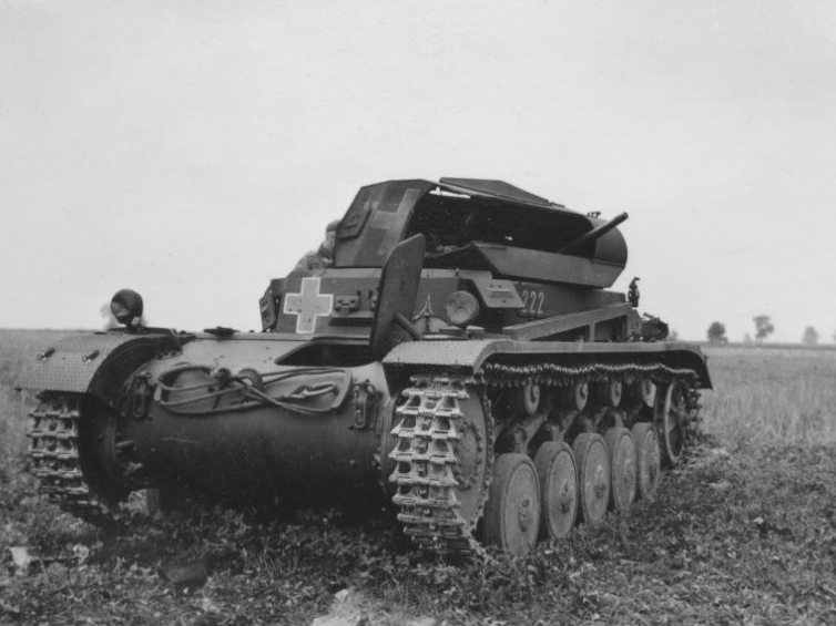 Czołg niemiecki zniszczony w bitwie pod Mokrą. Fot. ze zbiorów Mariusza Zimnego