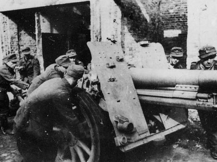 Oddział RONA pod dowództwem SS-Brigadefehrera Bronisława Kamińskiego. 1944 r. Źródło: CAW