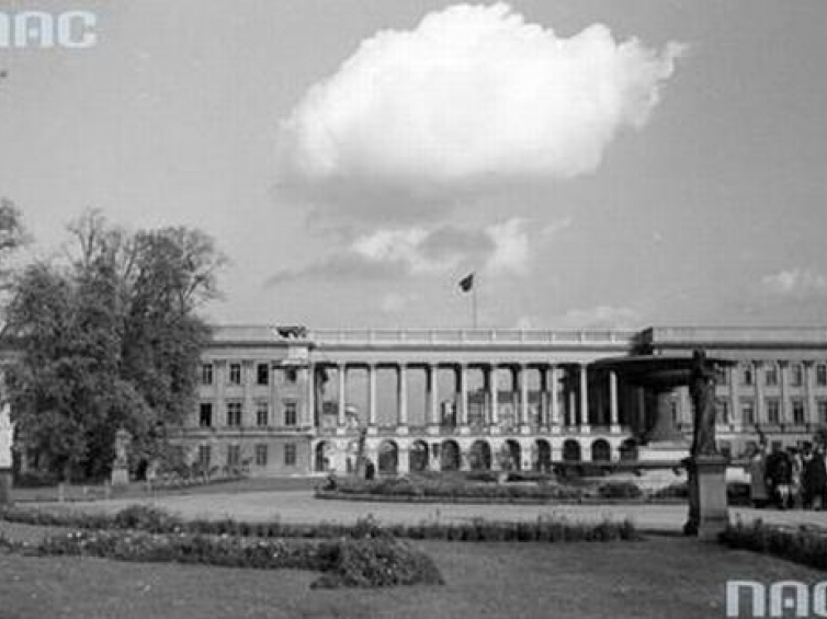 Widok Pałacu Saskiego 1939. Źródło: NAC