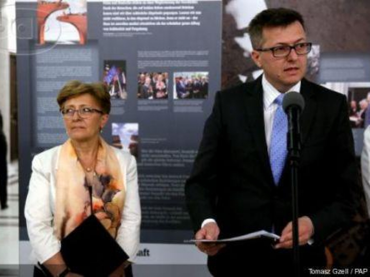 Wicemarszałek Sejmu E. Radziszewska i dyr. MHP R. Kostro - otwarcie wystawy - Odwaga i pojednanie. Fot. PAP/T. Gzell