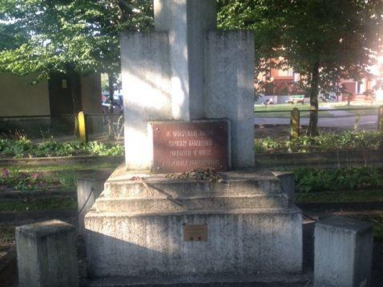 Pomnik w Piszu upamiętniający żołnierzy Armii Czerwonej. Źródło: Urząd Miejski w Piszu