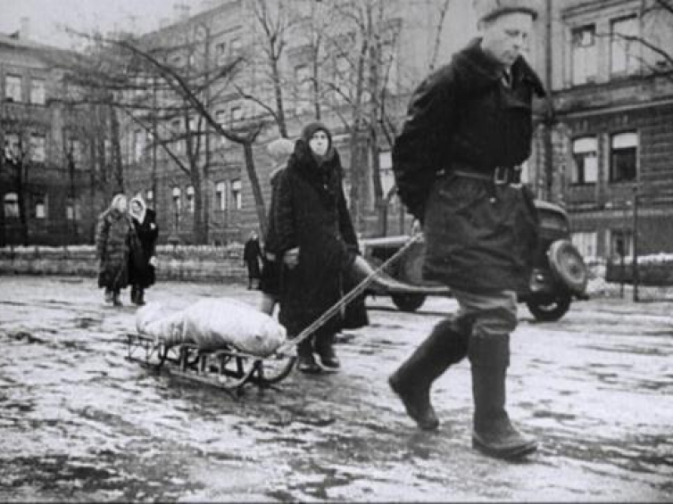 Kadr z filmu Blokada. Źródło: DSH