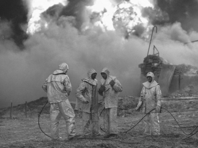 Akcja gaszenia szybu Daszewo. Grudzień 1980 r. Fot. PAP/CAF/T. Gawałkiewicz