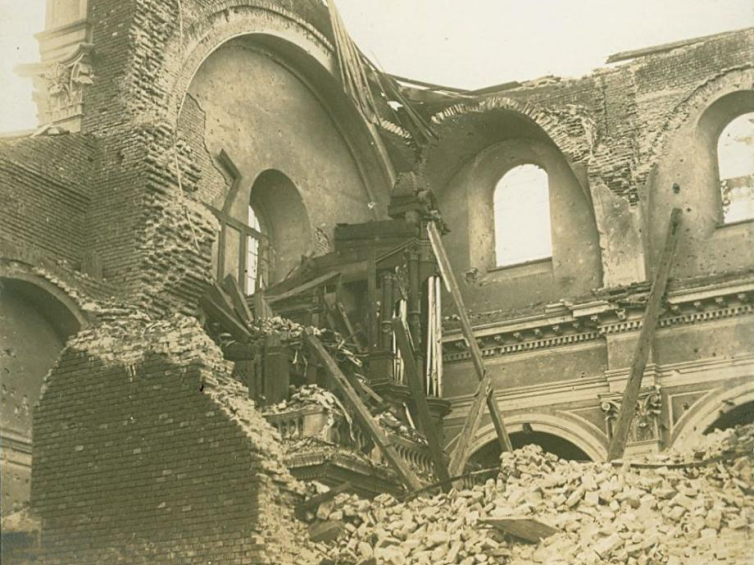 Zniszczony kościół w Gorlicach, 1915 r., ze zbiorów Muzeum Historii Polski
