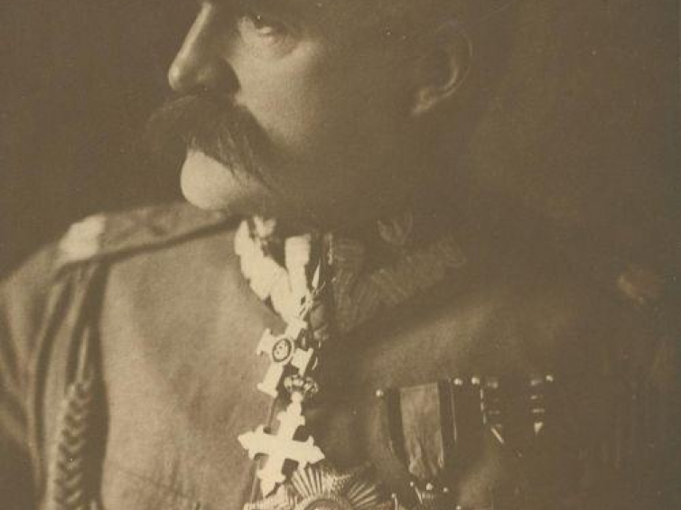 Józef Piłsudski – fotografia portretowa z pierwszej połowy lat dwudziestych, ze zbiorów Muzeum Historii Polski