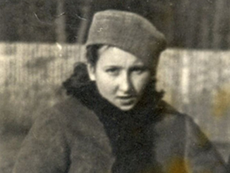 Danuta Siedzikówna "Inka". Podlasie, zima 1942 r. Źródło: IPN