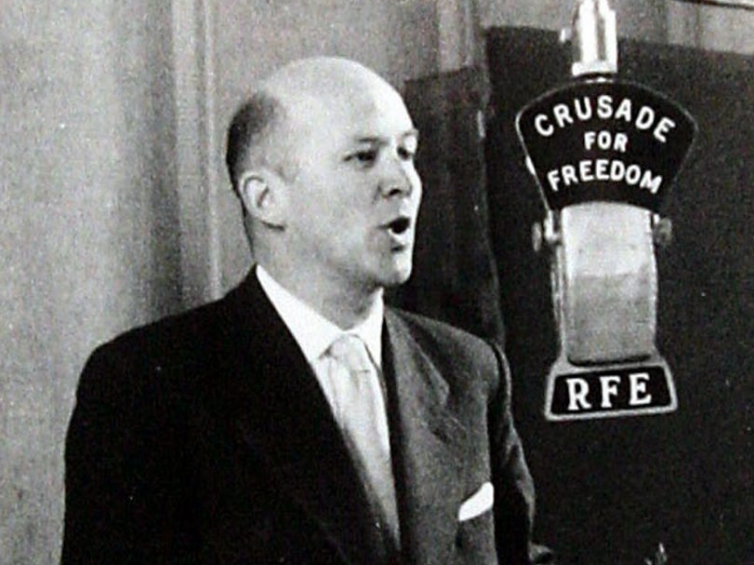 Jan Nowak-Jeziorański w Radiu Wolna Europa. 1959 r. Fot. PAP/P. Kula