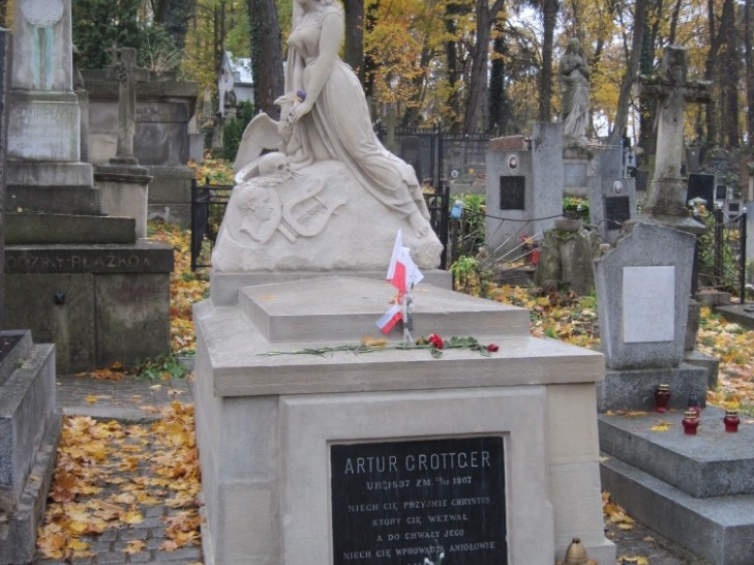 Cmentarz Łyczakowski we Lwowie. Pomnik Artura Grottgera. Źródło: MKiDN
