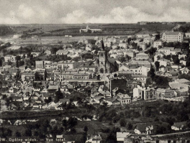 Widok ogólny Czortkowa. Pocztówka, 1938 r. Źródło: BN Polona