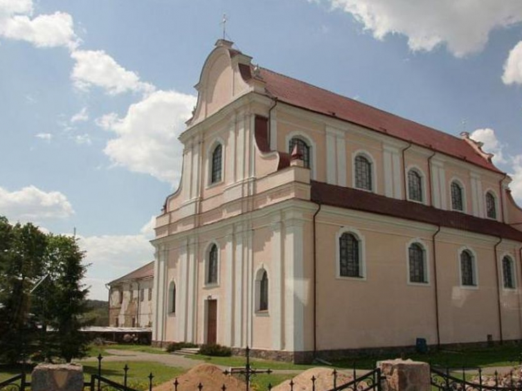 Kościół parafialny pw. św. Jana Chrzciciela w Holszanach. Źródło: MKiDN