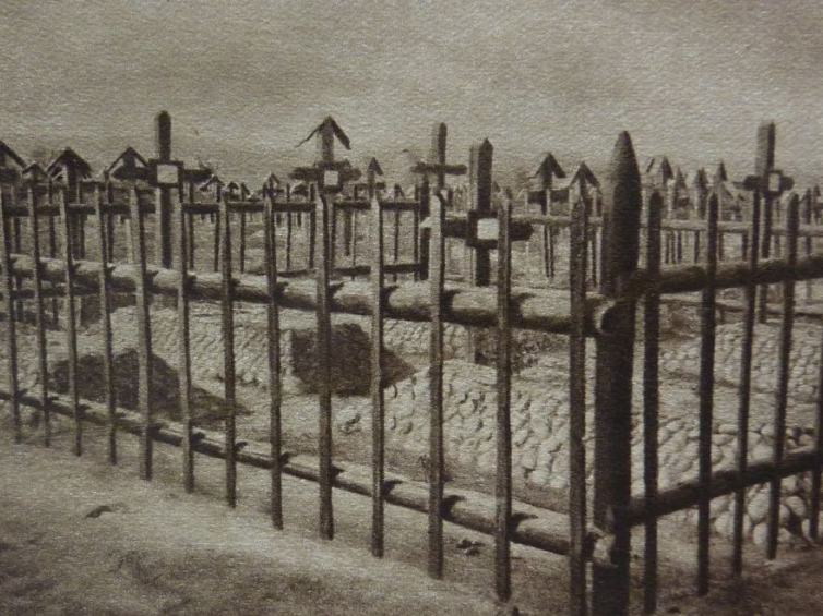 Cmentarz jeńców. Troick, południowa Rosja. Źródło: Muzeum Piłsudskiego w Sulejówku