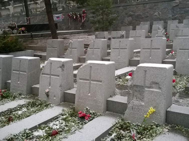 Wilno. Cmentarz wojskowy na Rossie. Fot. Dorota Janiszewska-Jakubiak