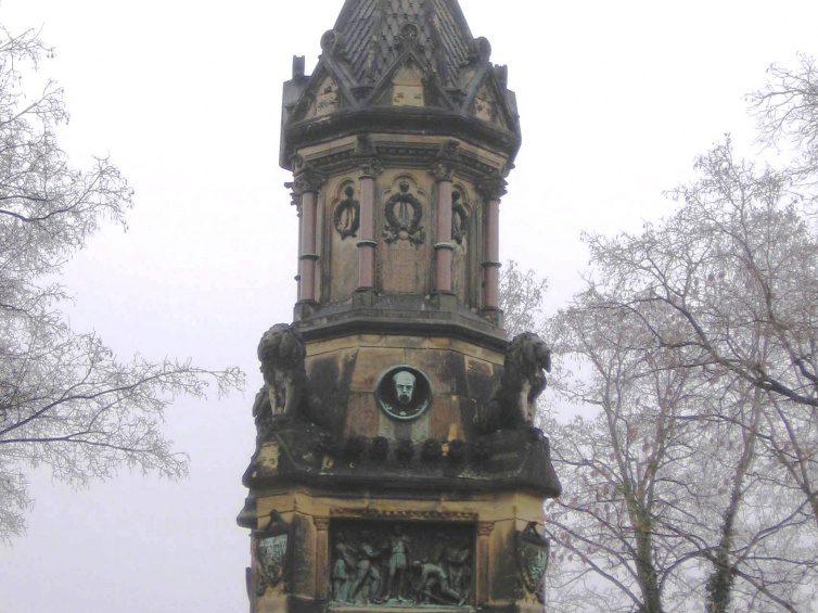 Pomnik w Magdeburgu z 1877 r. upamiętniający zjednoczenie Niemiec. Fot. ze zbiorów prof. P. Szlanty.
