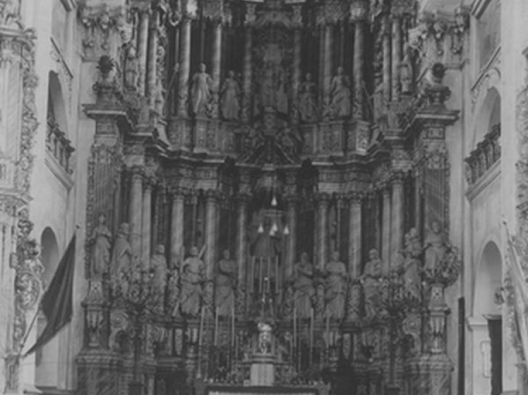 Kościół farny św. Franciszka Ksawerego w Grodnie. Widok ogólny ołtarza głównego. 1926 r. Źródło: NAC