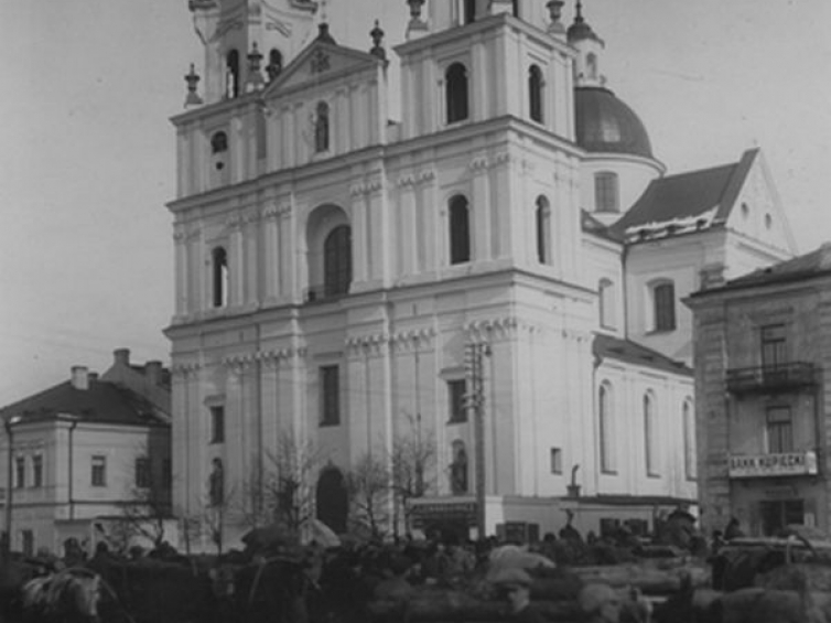 Kościół farny św. Franciszka Ksawerego w Grodnie. 1926 r. Źródło: NAC