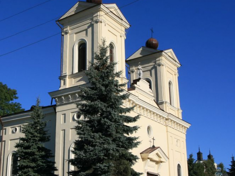 Krzemieniec - kościół parafialny pw. św. Stanisława Biskupa i Męczennika. Źródło: MKiDN