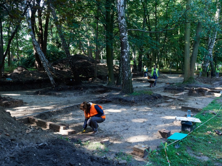 Prace archeologiczne na terenie Wojskowej Składnicy Tranzytowej Westerplatte. Gdańsk, 24.08.2017. Fot. PAP/A. Warżawa