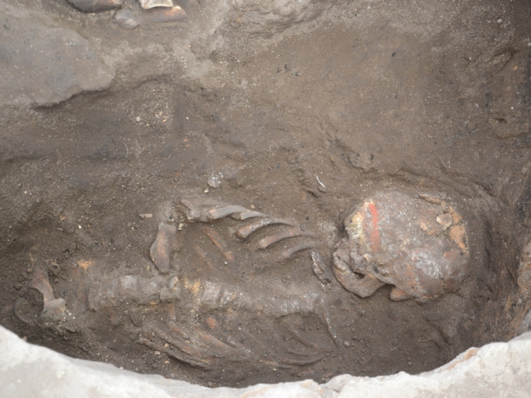 Jeden z grobów sprzed ok. 8 tys. lat. Fot. Çatalhöyük Research Project