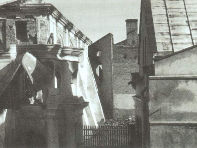 Ruiny synagogi, wrzesień-październik 1939 r. Źródło: Małgorzata Wołoszyn „Dawny Przeworsk na pocztówce i fotografii do 1944 roku"