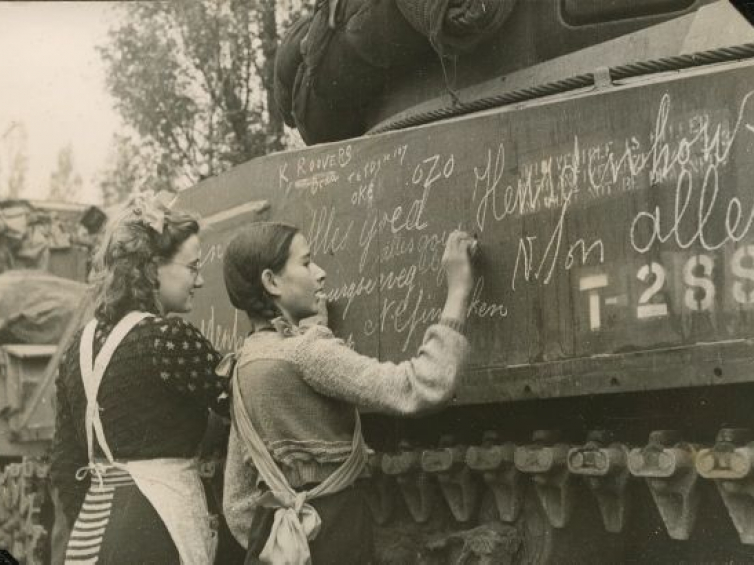Podziękowania wypisywano także na czołgach, Breda, październik-listopad 1944, MGM. Źródło: Muzeum Historii Polski