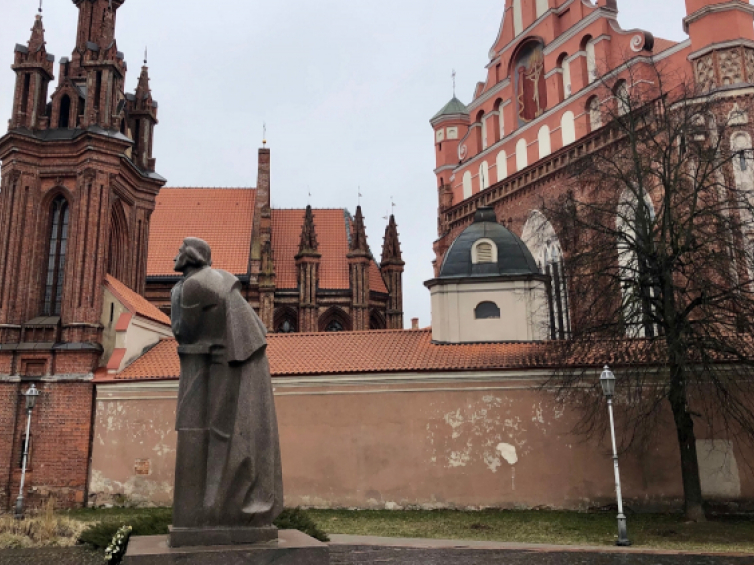 Kościół pw. św. Franciszka i św. Bernarda w Wilnie. Źródło: Instytut POLONIKA