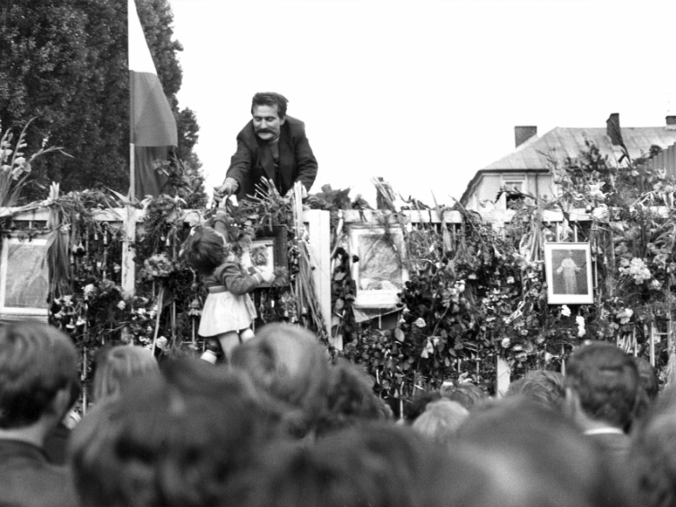 Lech Wałęsa podczas strajku w Stoczni Gdańskiej w sierpniu 1980 r. Fot. PAP/Erazm Ciołek