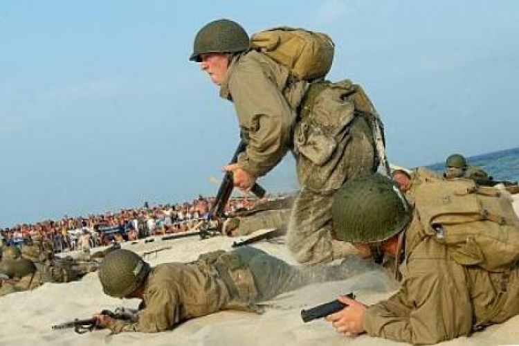 Rekonstrukcja lądowania aliantów w Normandii D-Day Hell. Fot. PAP/B. Ostrowska