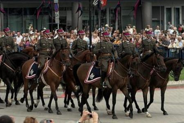 Święto Wojska Polskiego. Defilada na pl. Piłsudskiego. Fot. PAP/G. Jakubowski