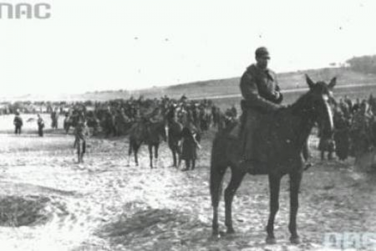 Por. Marian Sołtysiak "Barabasz" na koniu. 08.1944. Fot. NAC