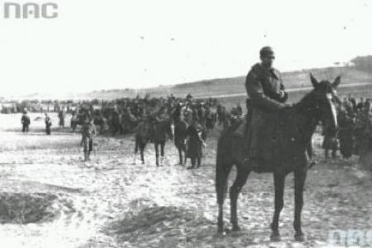 Por. Marian Sołtysiak "Barabasz" na koniu. 08.1944. Fot. NAC