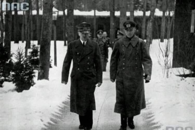 Marszałek Bock w rozmowie z Adolfem Hitlerem. Wilczy Szaniec. Styczeń 1942 r. Fot. NAC