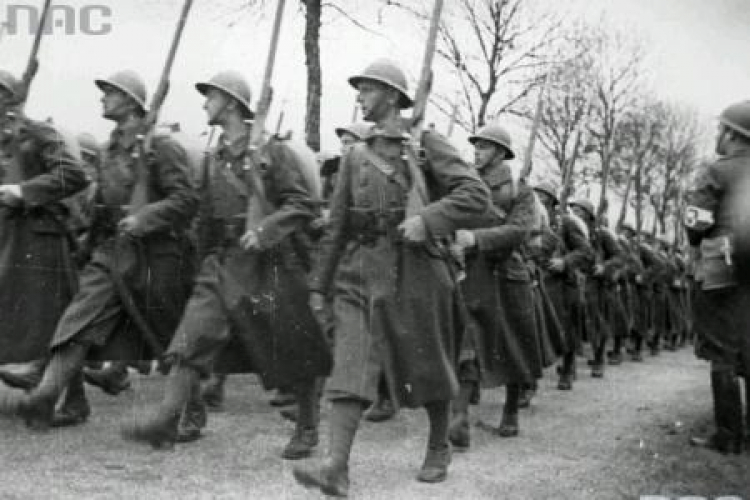 1 Dywizja Grenadierów Wojska Polskiego we Francji - obchody święta 3 Maja. 1940 r. Fot. NAC