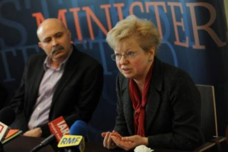 Jerzy Bracisiewicz i Jolanta Choińska-Mika podczas briefingu prasowego. Warszawa, 20.03.2012. Fot. PAP/B. Zborowski