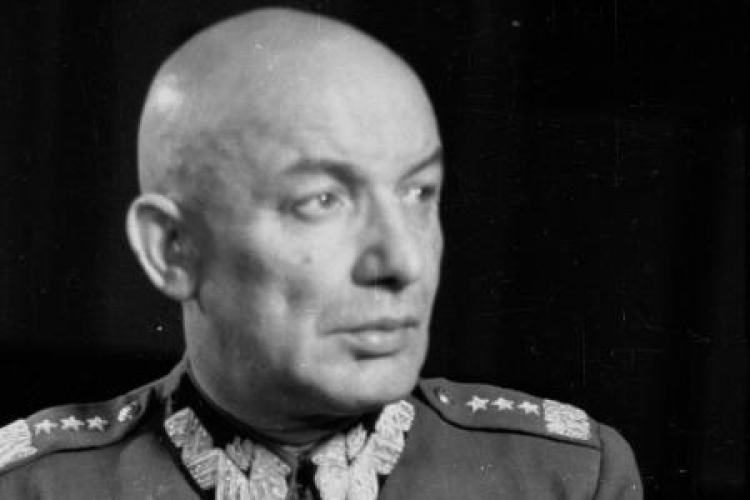 Gen. Karol Świerczewski. Fot. PAP/CAF