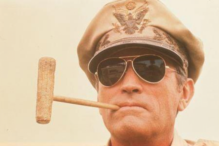 Gregory Peck jako gen. MacArthur