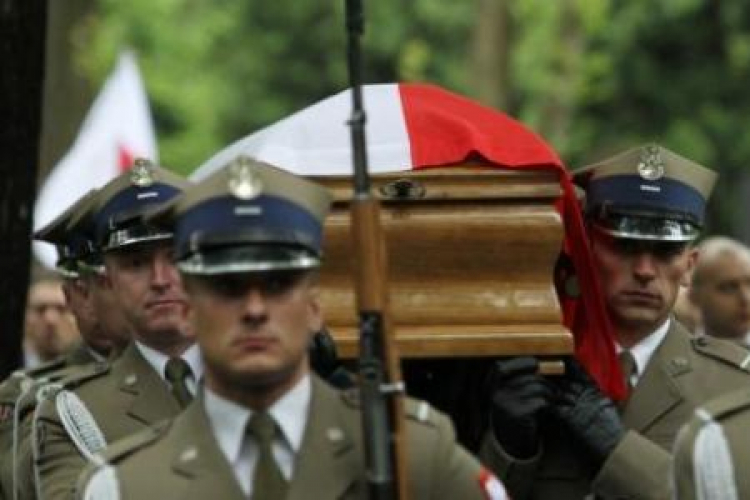 Uroczystości pogrzebowe prof. Wiesława Chrzanowskiego, na Cmentarzu Powązkowskim w Warszawie. Fot. PAP/R. Pietruszka