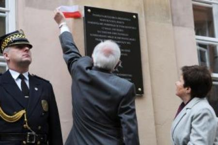 Odsłonięcie tablicy upamiętniającej Grzegorza Przemyka. Fot. PAP/J. Turczyk