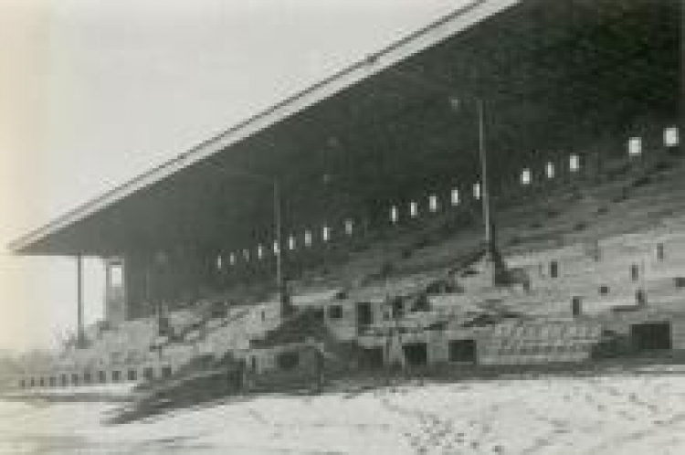 Budowa stadionu Legii przy ul. Łazienkowskiej w Warszawie. Fot. CAW