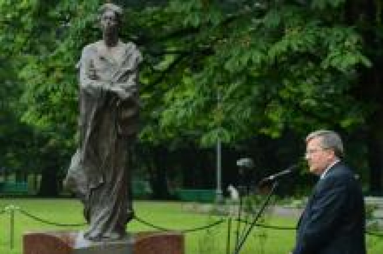 pomnik Haliny Mikołajskiej w Parku im. Rydza-Śmigłego w Warszawie. Fot. PAP/R. Pietruszka