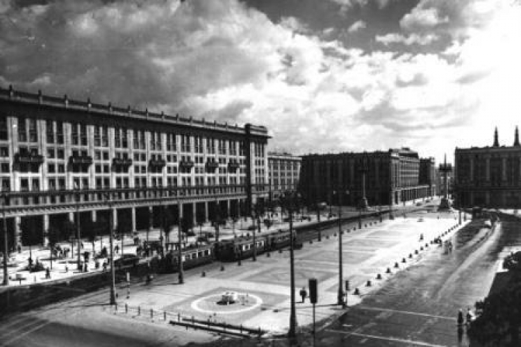 Marszałkowska Dzielnica Mieszkaniowa (MDM). Nz. Plac Konstytucji. Warszawa 1953. Fot. PAP/CAF/Archiwum