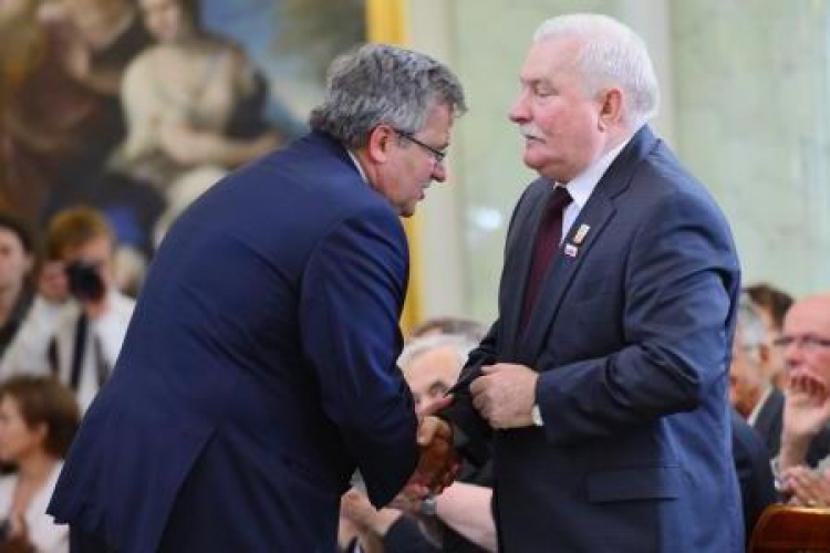 Lech Wałęsa i prezydent Bronisław Komorowski. Fot. PAP/ J. Turczyk