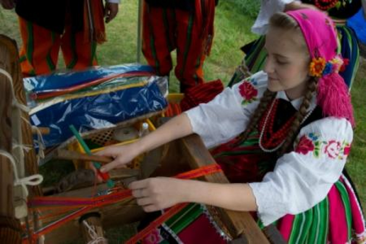 Warsztaty twórczości ludowej w Skansenie Maurzyce. Fot. PAP/G. Michałowski