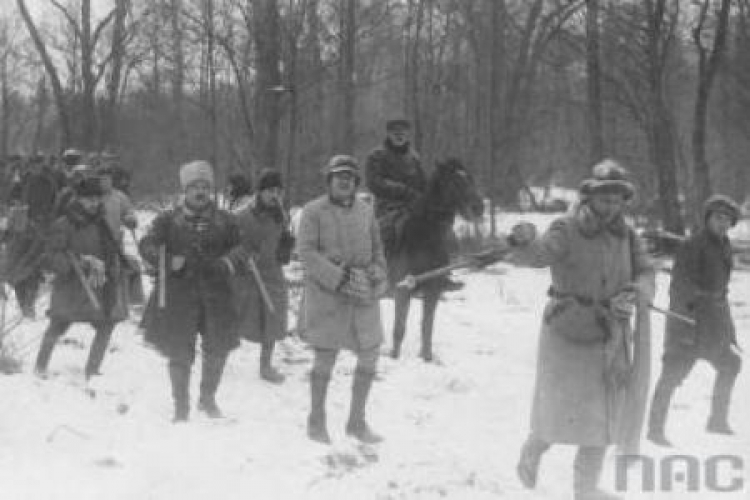 Arcyksiążę Karol Olbracht Habsburg z Żywca (drugi z prawej) na polowaniu. 1936 r. Fot. NAC