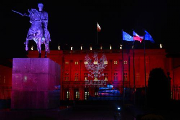  Z okazji Święta Niepodległości od piątku na fasadzie Pałacu Prezydenckiego. Fot. PAP/J. Turczyk