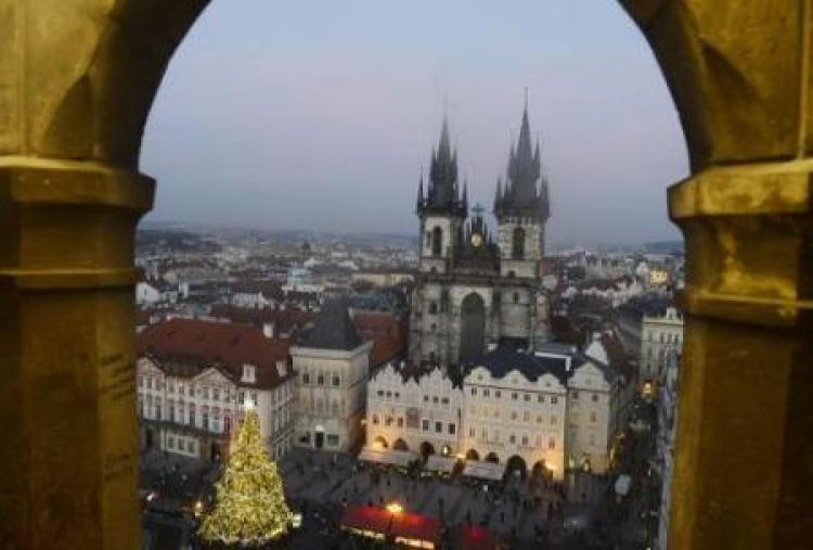 Rynek Starego Miasta w Pradze. Fot. PAP/EPA