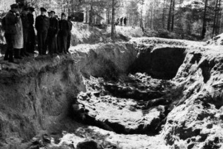 Ekshumacja zwłok polskich oficerów zamordowanych w Katyniu w 1940 r. Rosja, 1943 r. Fot. PAP/CAF 
