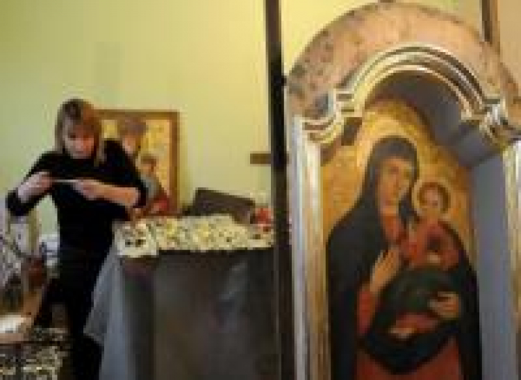 Renowacja XVII-wiecznego ikonostasu z greckokatolickiej cerkwi w Jarosławiu. Fot. PAP/D. Delmanowicz